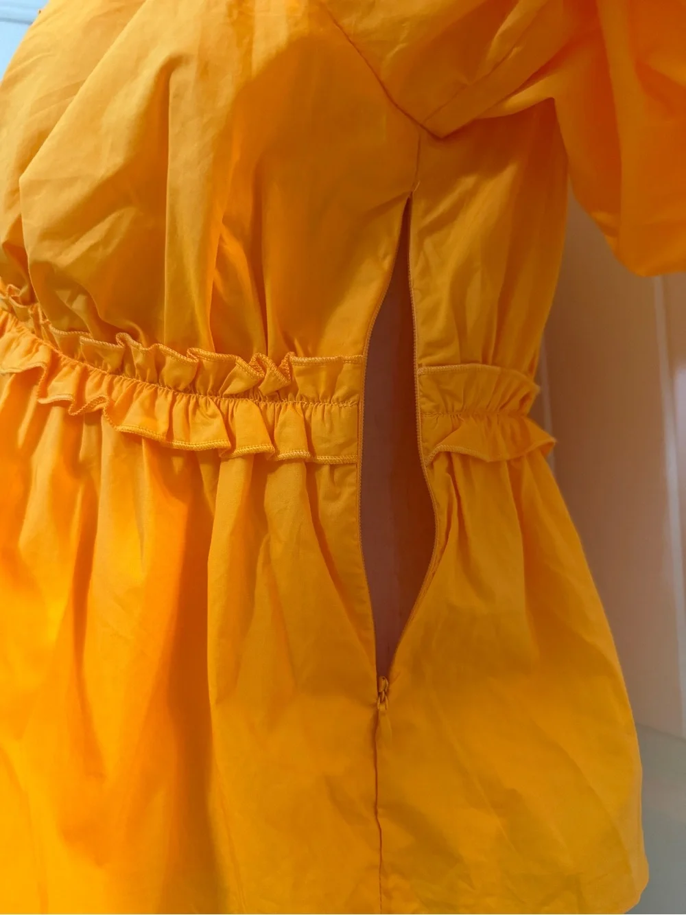 Hyacinth House Tuckernuck Ruffles Puff Sleeve Mustard/Yellow/Orange Top XS